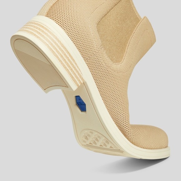 VIVAIA Beige Knit Chelsea Boots Water Resistant Slip‎ On Women's Size 8 EU 39 - Picture 5 of 14